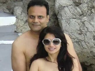 55 year old Bollywood actress got carried away in her husband's arms, started doing such romantic acts, husband kept controlling her