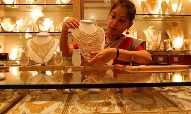 Gold Price Today: Gold is continuously becoming cheaper, is this the right time to buy? Know the latest rates