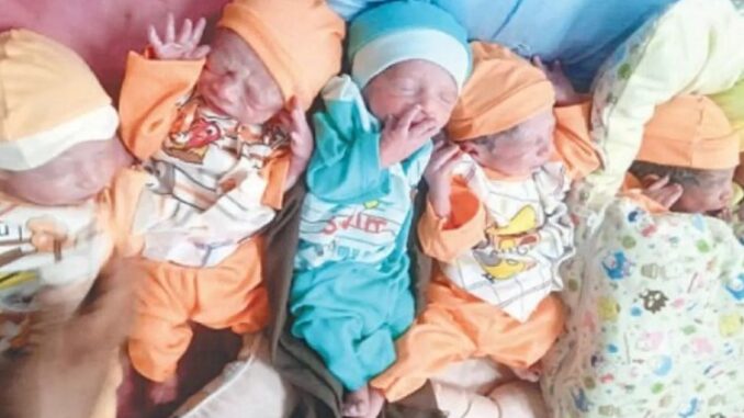In Pakistan, a woman gave birth to 6 children together...doctors were also surprised.