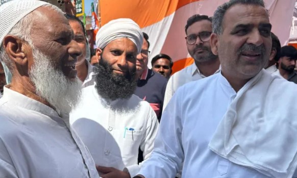 BJP gets support from Muslims in Muzaffarnagar, meeting called against SP candidate