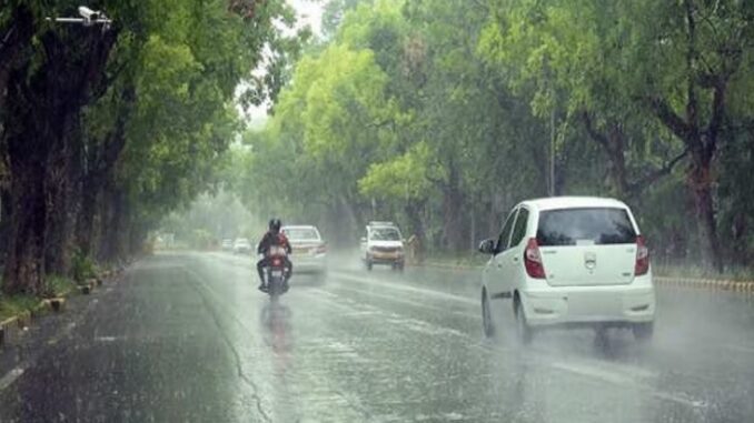 Weather changed due to rain in UP, temperature dropped, people got relief from heat