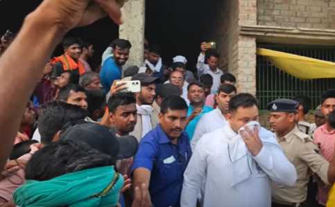 'The sweat of the poor stinks', Tejashwi put a handkerchief on his nose and BJP taunted him