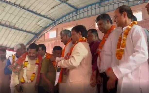Trivendra gave a big blow to Harish Rawat in Haridwar, included these close ones in BJP