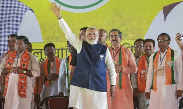 Final survey of Lok Sabha elections, again wave of BJP in UP; Will it cross 400 across the country?