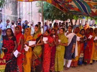 See the first glimpse of voting on 5 seats in Bihar, there was a queue of voters at the booths since morning.