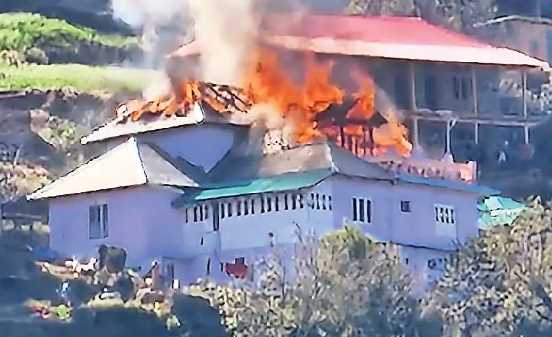 Cylinder blast in wedding house in Himachal, 30 room house burnt to ashes; loss of one crore