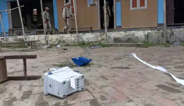 EVM broken at polling booth in Manipur, 3 people injured in firing