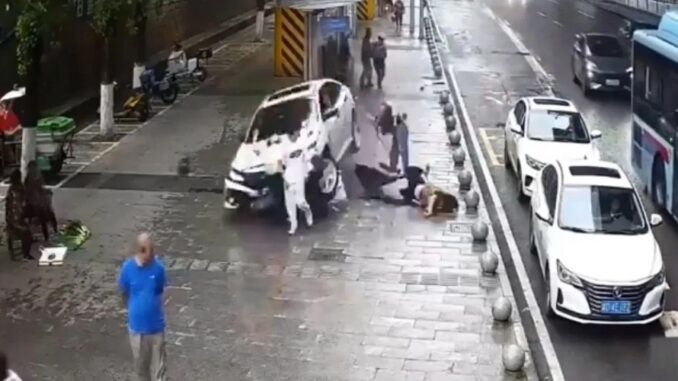 You might not have seen such a horrifying scene of a road accident, this VIDEO will give you goosebumps.