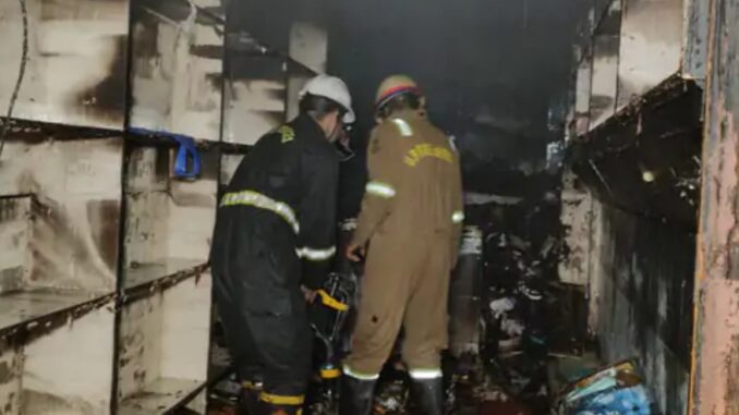 Loss worth lakhs due to fire in shoe shop in Muzaffarnagar
