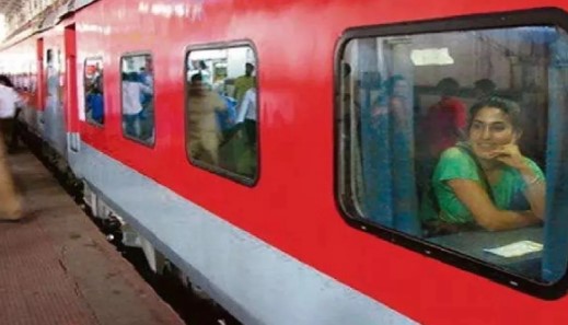 The family was going to Haridwar for summer holidays, boarded another train by mistake and met with an accident.