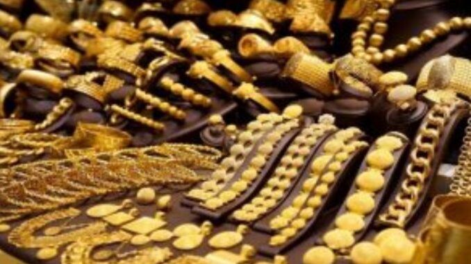 Gold is running at the speed of rocket, price increased by Rs 15,000 per 10 grams