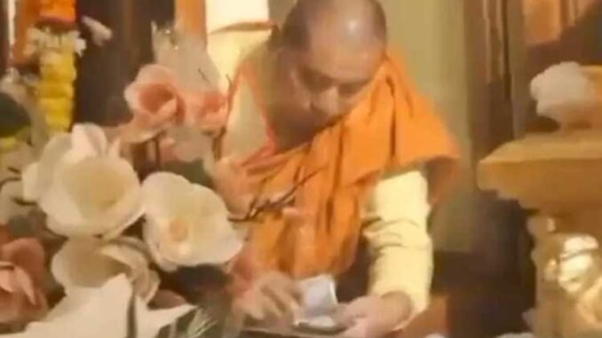 Theft in the sanctum sanctorum of Mahabodhi temple in Bihar, video of Buddhist monk stealing money goes viral