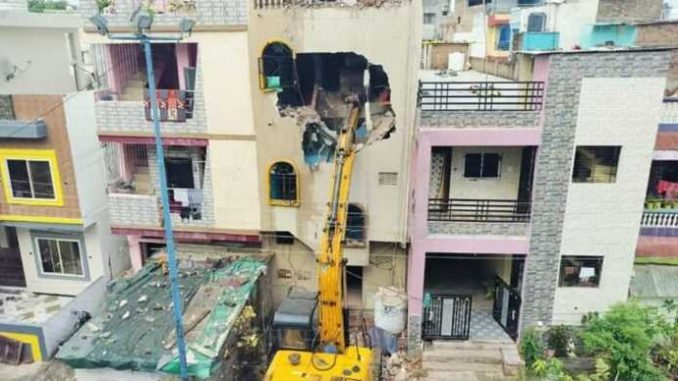 Bulldozers run on the houses of those who killed BJP leader in Indore