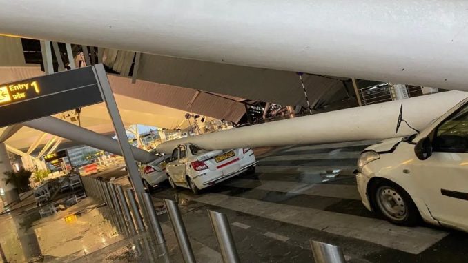 Just now: Big accident at Delhi airport amid heavy rains: Roof collapse causes panic