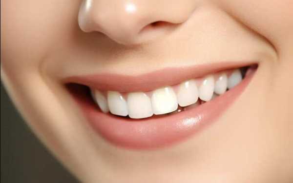 Say bye-bye to yellowness! These 5 herbs present in the house will make your teeth white like pearls