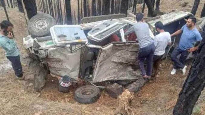 Major accident amid heavy rain in Himachal, car falls into ditch