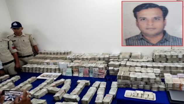 The kingpin of a 15 crore betting racket arrested in Madhya Pradesh, links to several countries and states; a huge amount of currency notes recovered during the raid