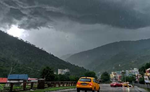 Monsoon has knocked on the door, will there be trouble from the sky on the mountains? Clouds will rain heavily