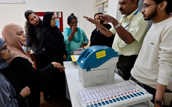 हरियाणा में काउंटिंग के बाद भी कैसे फुल थी EVM की बैटरी? चुनाव आयोग ने कांग्रेस को भेजा जवाब