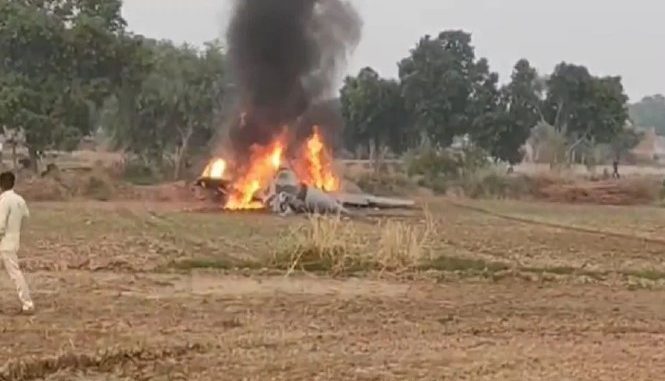 सेना का MiG-29 लड़ाकू विमान क्रैश, दोनों पायलट ने कूदकर बचाई जान