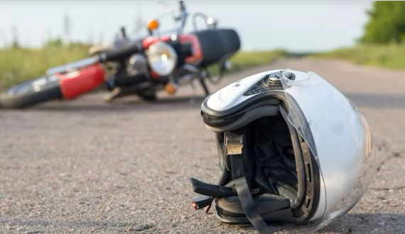 Three friends were making reels on a bike in Munger, two died after colliding with a bus
