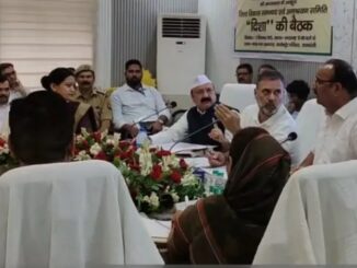 There was a heated debate between Rahul Gandhi and Yogi's minister, know why Dinesh Pratap Singh got angry in the meeting