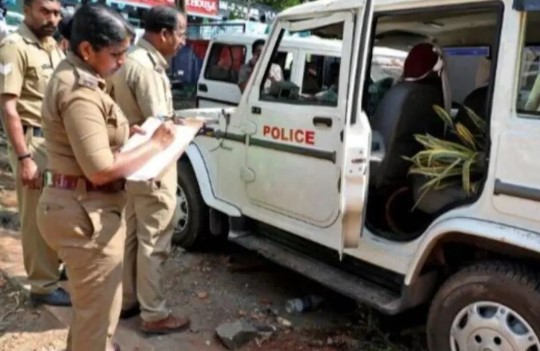 In UP, a husband and wife committed suicide by hanging themselves with the same scarf
