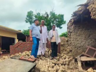 Mud houses collapsed due to rain in Muzaffarnagar: Family belongings buried under rubble, two people injured