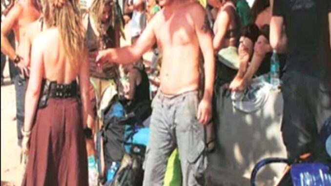 Nude party game! 18+ couples invited - there was a stir in the whole city