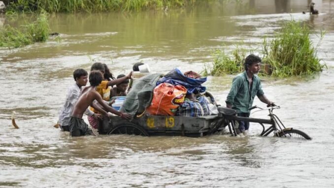 Floods in UP cause heavy destruction: 1.5 lakh people lost their homes, CM Yogi...