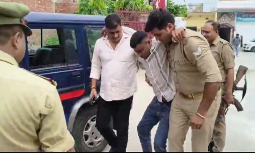 Nadeem, who posted objectionable video in Muzaffarnagar, arrested from Mumbai, apologized at the police station.