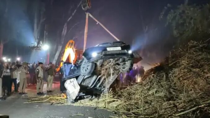 Major accident in Muzaffarnagar: Truck overturns on a running car, causing chaos