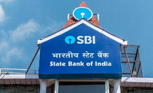 SBI has lowered loan interest rates, but has also cut interest rates on fixed deposits.
