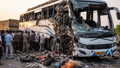 Sleeper bus collides with trailer on Barmer-Jodhpur highway, 6 passengers killed, several injured