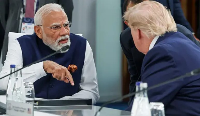 ट्रंप के बगल में बैठ पीएम मोदी ने उठाया जहाजों पर हमले का मुद्दा, फिर…​