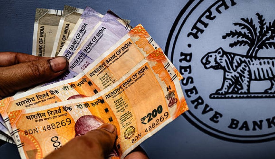 100 और 200 रुपए के नोटों पर बड़ी खबर, जमा करने लगे लोग-जानें कारण​