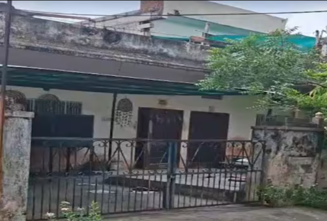बंद मकान, गेट पर अखबार, अंदर लाशें! सोचने पर मजबूर कर देगी यह घटना​