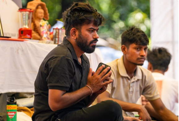 अभिजीत दीपके नहीं कर पाए और बर्दाश्त, जंतर-मंतर से होना पड़ा दूर; कहा- माफ करना अभिजीत दीपके नहीं कर पाए और बर्दाश्त, जंतर-मंतर से होना पड़ा दूर; कहा- माफ करना
