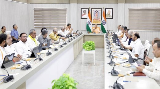 छात्राओं को स्कूटी, दो नए एक्सप्रेसवे और संभल रिपोर्ट पर मुहर; 3 से 6 अगस्त तक चलेगा मानसून सत्र छात्राओं को स्कूटी, दो नए एक्सप्रेसवे और संभल रिपोर्ट पर मुहर; 3 से 6 अगस्त तक चलेगा मानसून सत्र