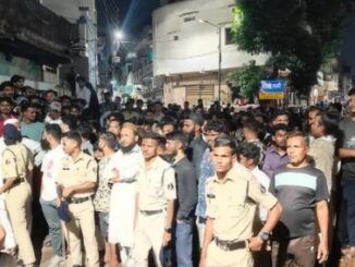 Bodies of five people found in the same house; heavy police force deployed at the scene.