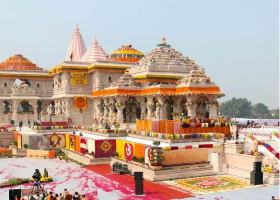 राम मंदिर दान चोरी: किसने दिए गर्लफ्रेंड को ₹2 लाख और मोबाइल? पुलिस को मिला 15 लाख का पूरा हिसाब! राम मंदिर दान चोरी: किसने दिए गर्लफ्रेंड को ₹2 लाख और मोबाइल? पुलिस को मिला 15 लाख का पूरा हिसाब!