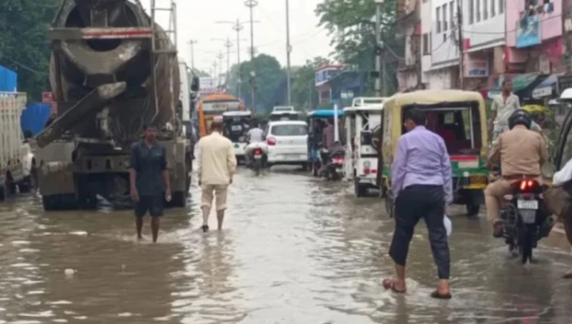 Weather Update: मानसून फिर होगा एक्टिव, यूपी-बिहार समेत 18 राज्यों में IMD का रेड अलर्ट